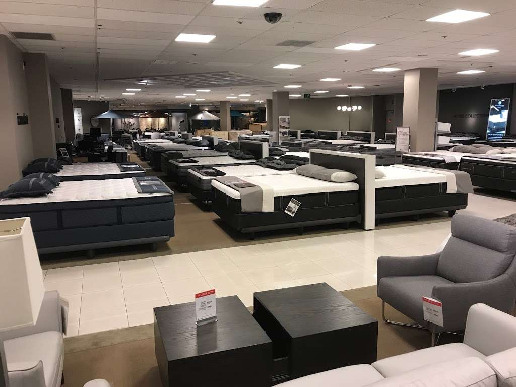 Macys Furniture Gallery | 590 W Hillcrest Dr, Thousand Oaks, CA 91360, USA | Phone: (805) 496-4444