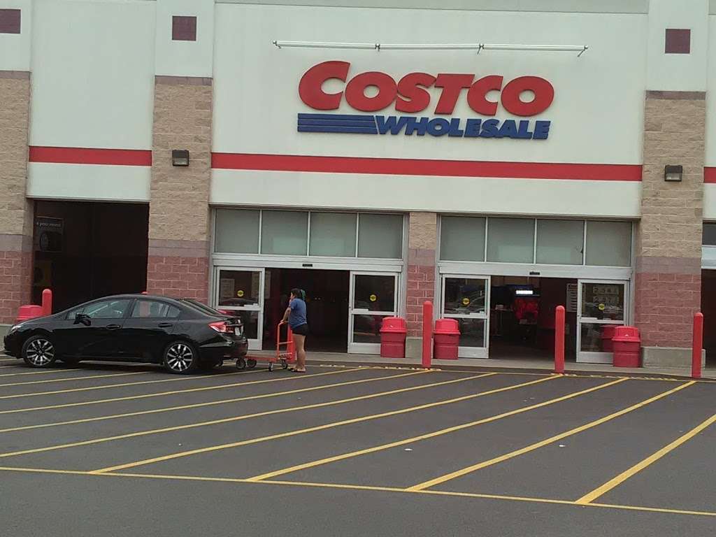 Costco Wholesale | Photo 2 of 10 | Address: 14390 Chantilly Crossing Ln, Chantilly, VA 20151, USA | Phone: (703) 885-5544
