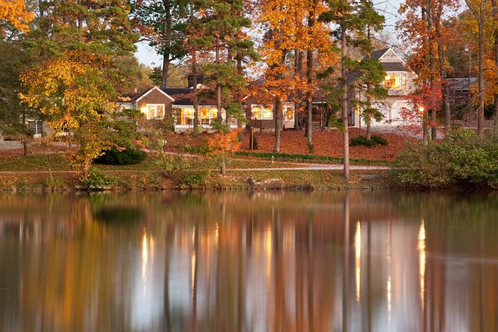 Twins Lakes Lodge | 2700 Twin Lakes Dr, Greensboro, NC 27407, USA | Phone: (336) 852-6968