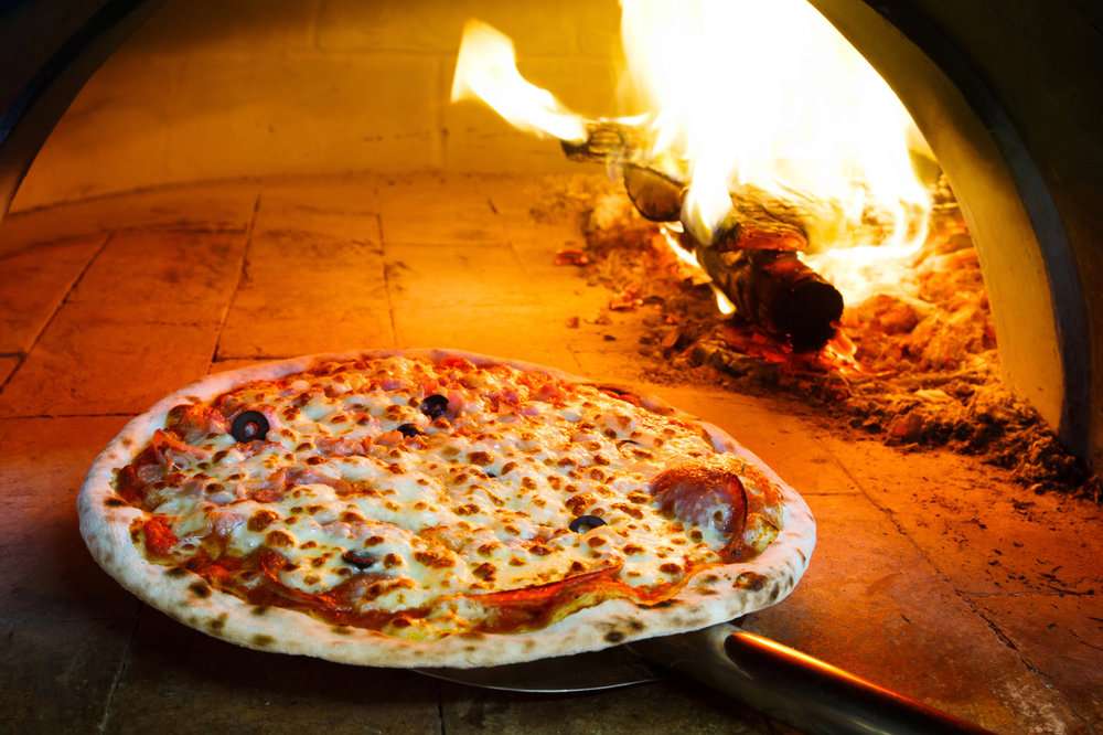 900 Degrees Pizza Truck | 4700 Park Ave, Bridgeport, CT 06606 | Phone: (203) 505-0581