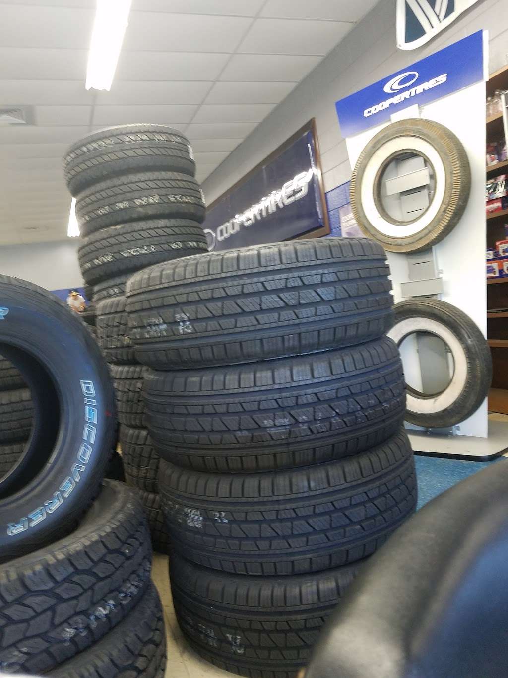 White Tire Center Springs Road | 2614 Springs Rd NE, Hickory, NC 28601, USA | Phone: (828) 256-2426