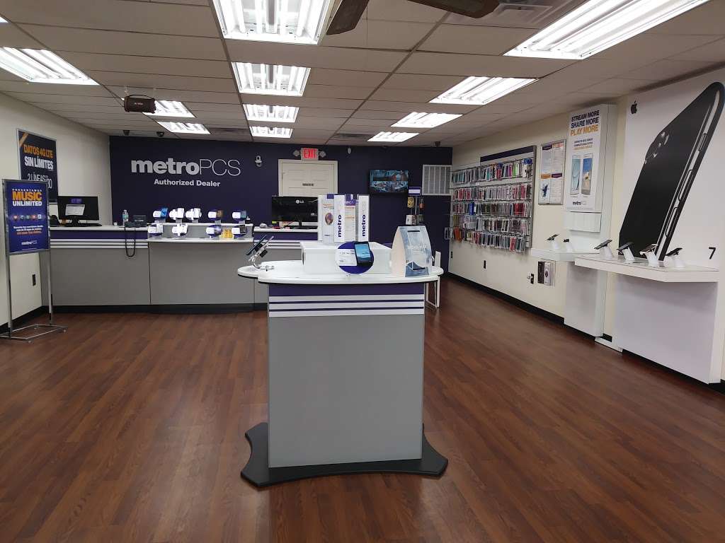 Metro by T-Mobile | 1930 W Main St #110, Norristown, PA 19403 | Phone: (484) 231-1161