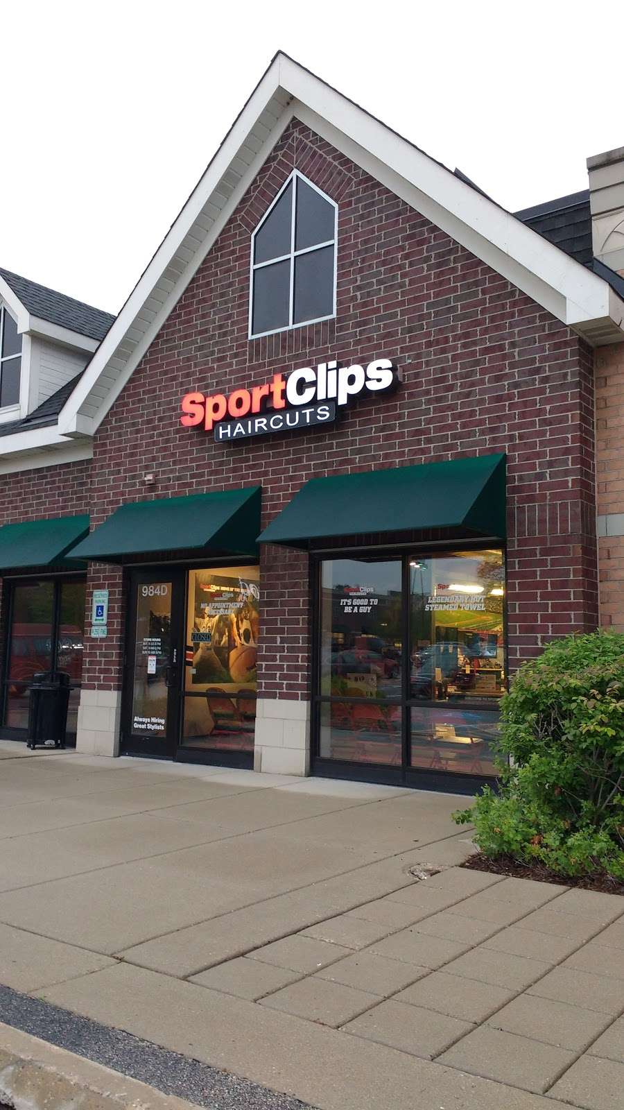 Sport Clips Haircuts of Northbrook | 984 E Willow Rd Ste. D, Northbrook, IL 60062, USA | Phone: (847) 513-6570