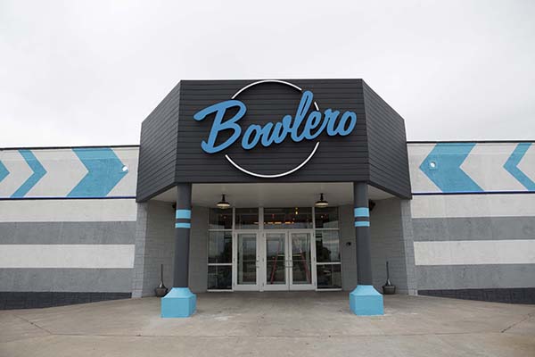 Bowlero Corpus Christi | 6116 Ayers St, Corpus Christi, TX 78415, USA | Phone: (361) 857-2695