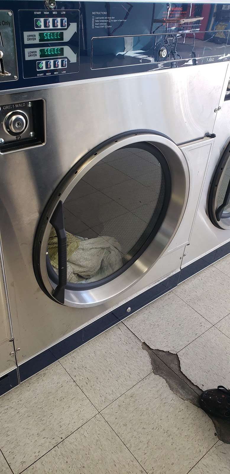 Laundry Room | 821 Russell Ave, Santa Rosa, CA 95403, USA | Phone: (707) 528-1624