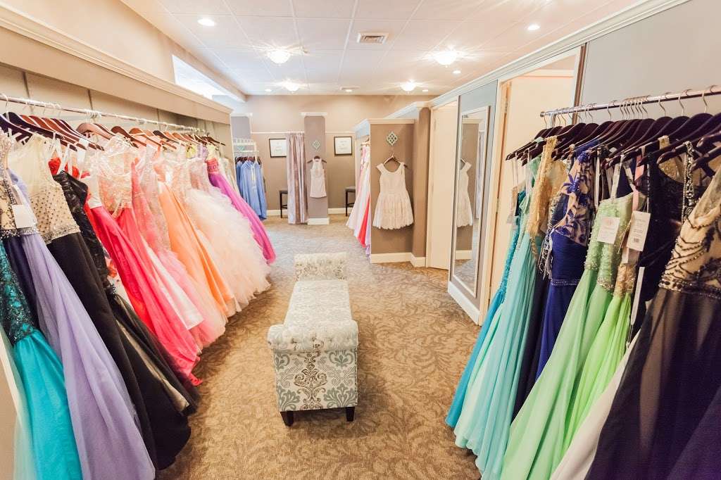 Stephanies Bridal Boutique | 18675 East 39th St S, Independence, MO 64057 | Phone: (816) 795-6866