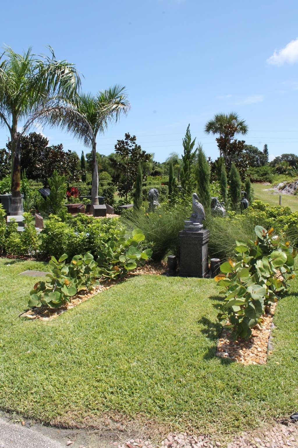 Florida Memorial Gardens | 5950 US-1, Rockledge, FL 32955, USA | Phone: (321) 636-5054