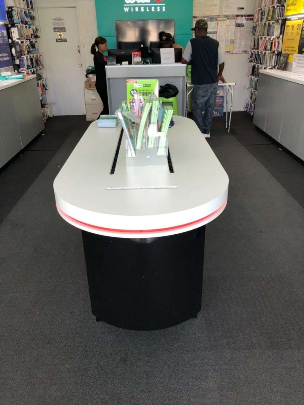 Total Wireless Store | 10-46 Beach 21st St, Far Rockaway, NY 11691, USA | Phone: (718) 327-4550