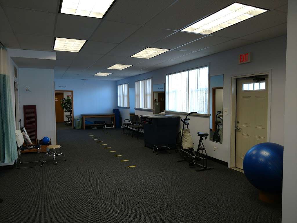 Lake County Physical Therapy LLC, Mundelein, IL | 511 E Hawley St, Mundelein, IL 60060 | Phone: (847) 543-7604