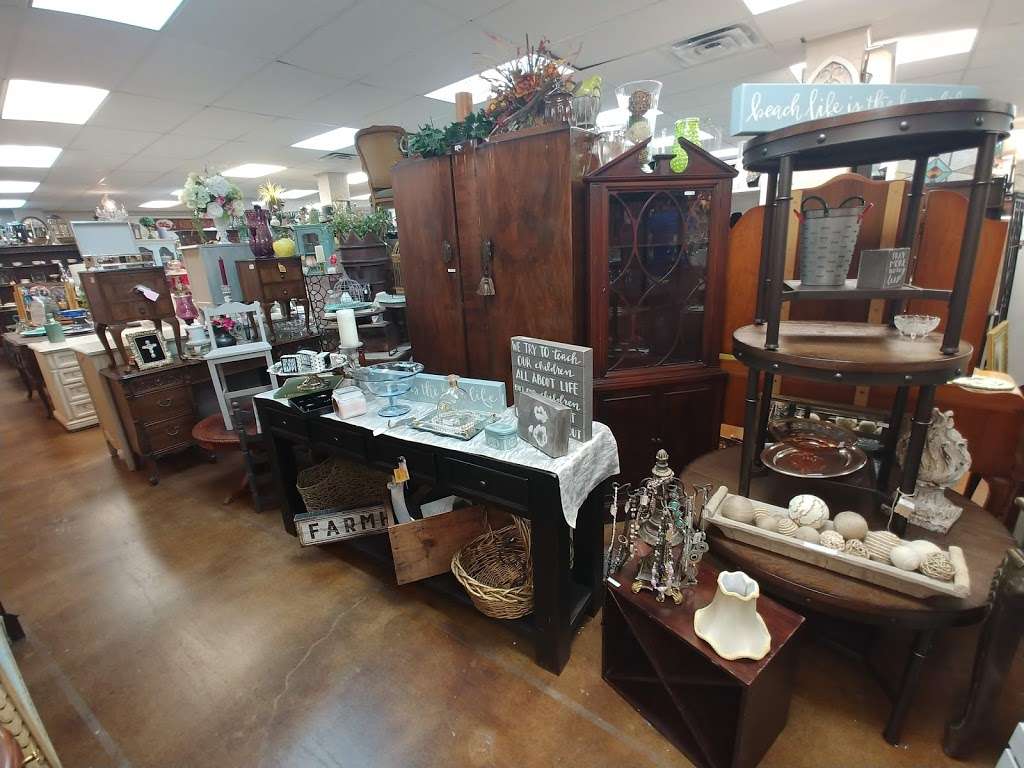 Antiques Decor & More | 8380 Spencer Hwy, La Porte, TX 77571, USA | Phone: (281) 478-4044