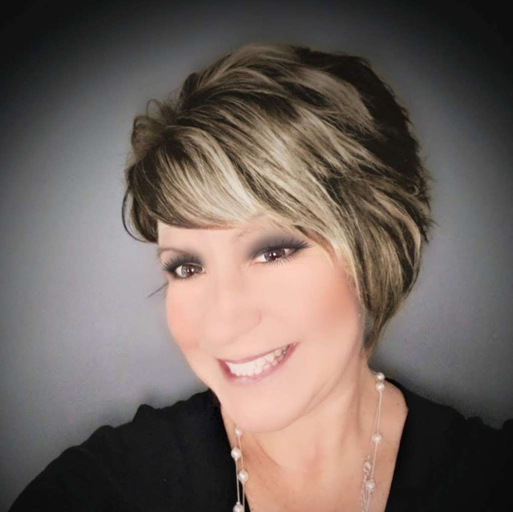 Lori Cichocki-Leonardi - Coldwell Banker Chesapeake Real Estate | 2525 Augustine Herman Hwy suite c, Chesapeake City, MD 21915, USA | Phone: (302) 293-6514