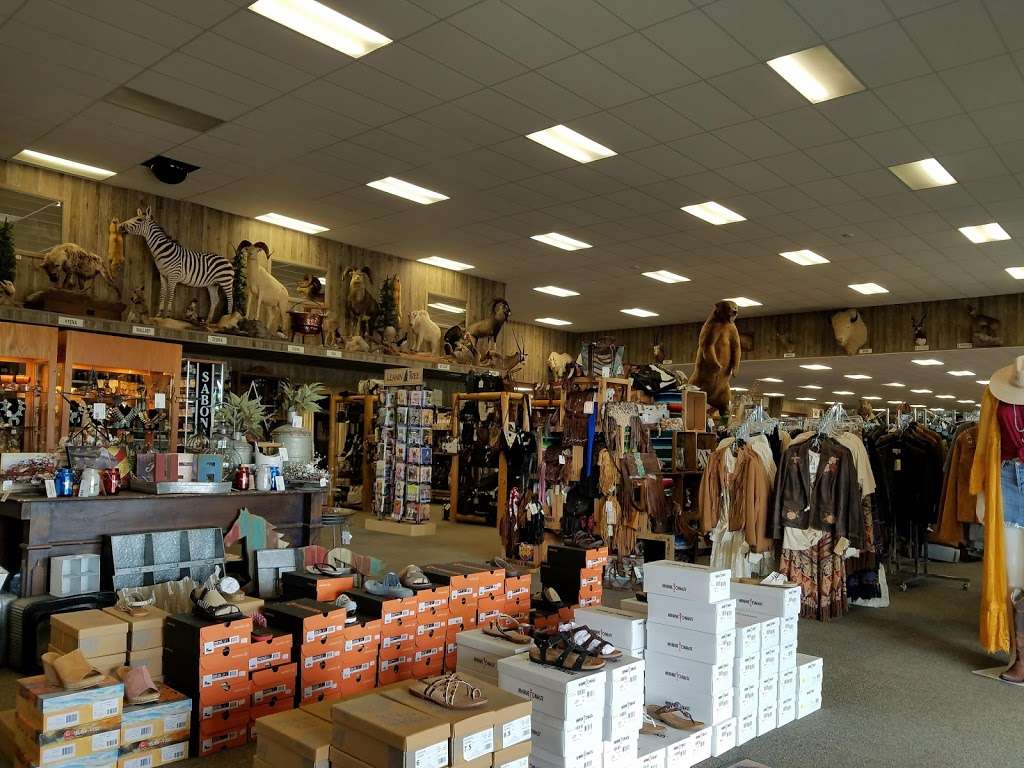 Kleinschmidts Western Store | 19715 N Outer Rd, Higginsville, MO 64037, USA | Phone: (660) 584-3733