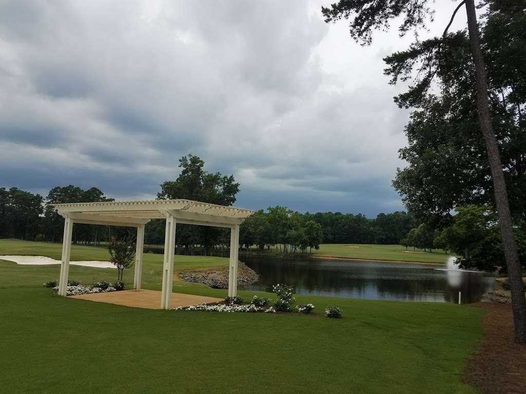 Emerald Lake Golf Club | 9750 Tournament Dr, Matthews, NC 28104, USA | Phone: (704) 882-7888