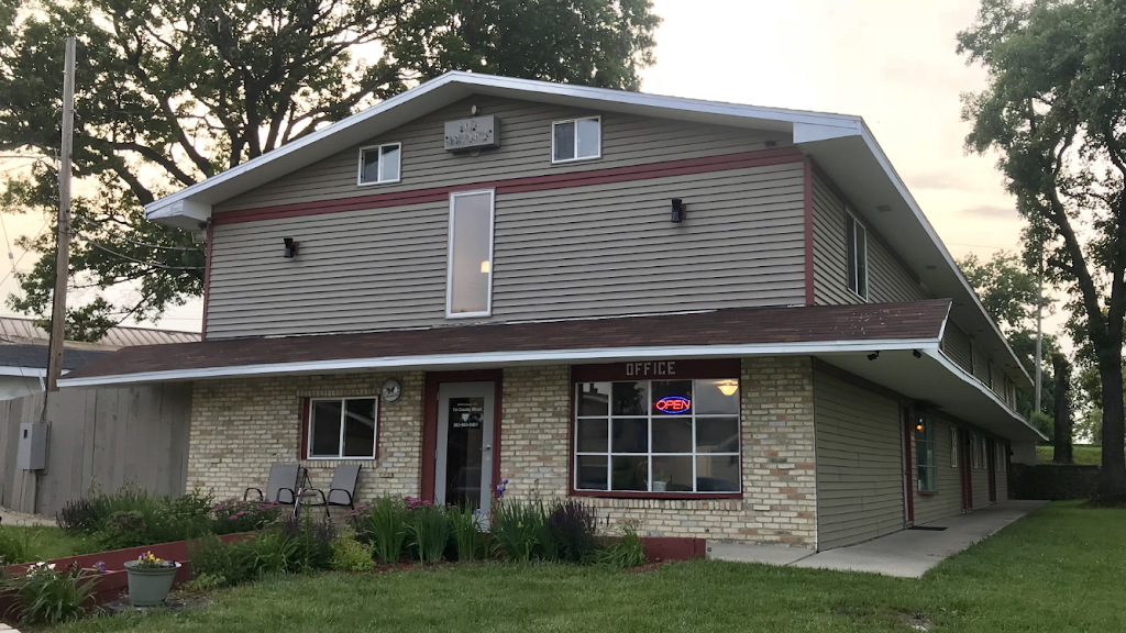 Tri-County Motel | N105 Main St, Whitewater, WI 53190, USA | Phone: (262) 945-5457