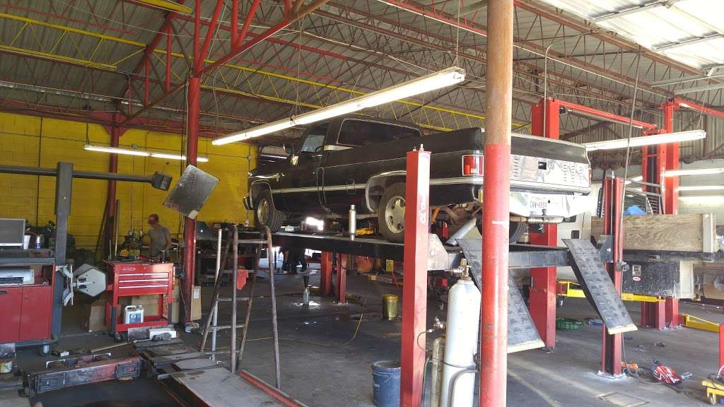 C D Auto Service Inc | 1103 N New Braunfels Ave, San Antonio, TX 78202, USA | Phone: (210) 224-0507