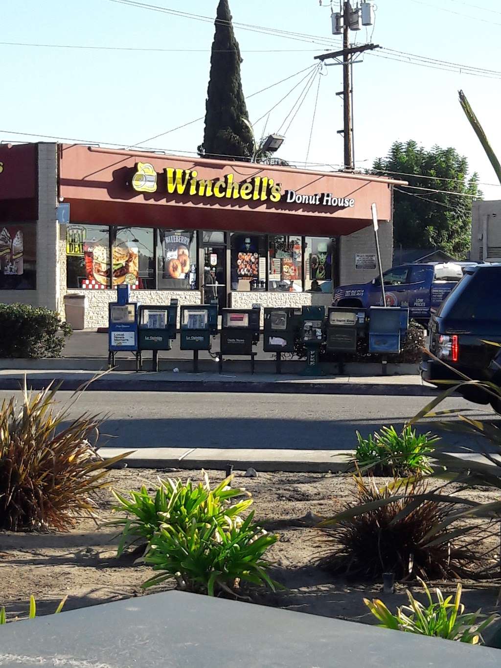 Winchells Donut House | 3501 Slauson Ave, Maywood, CA 90270, USA | Phone: (323) 582-6523