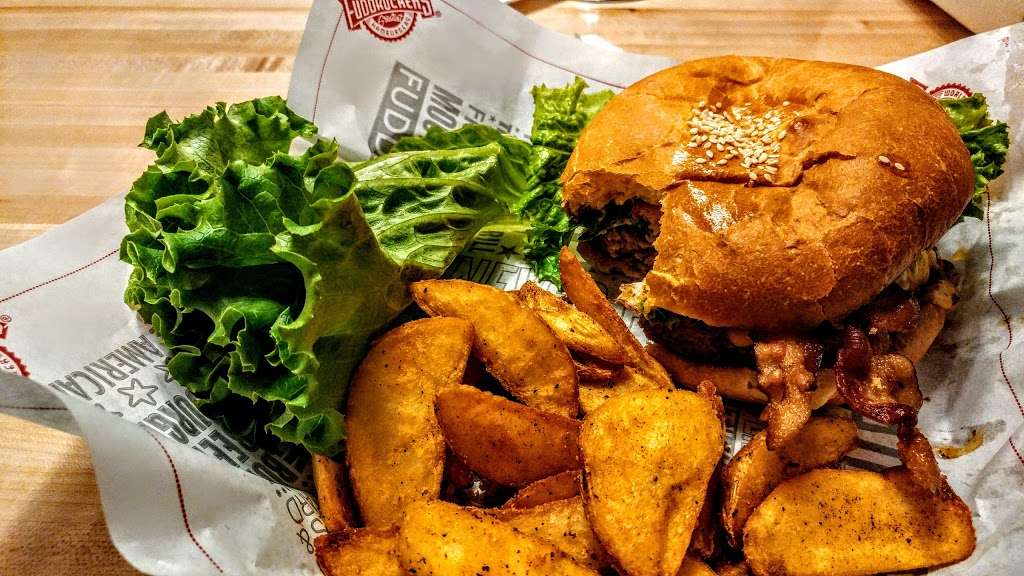 Fuddruckers | 100 N Carter Rd, Ashland, VA 23005, USA | Phone: (804) 798-6011