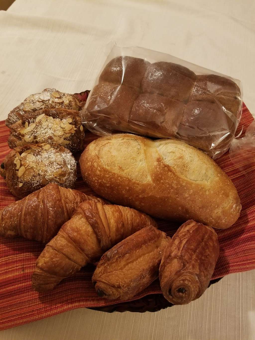 Mamadous Artisan Bakery | 63 Swanton St, Winchester, MA 01890, USA | Phone: (781) 729-2600