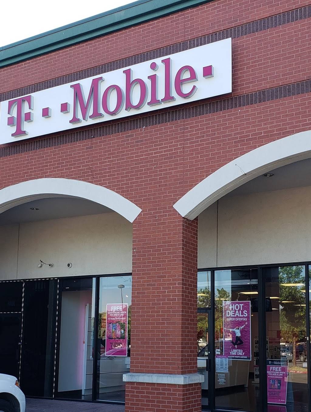 T-Mobile | 2231 W. Ledbetter Dr 280 & 300, Dallas, TX 75224 | Phone: (214) 730-5600