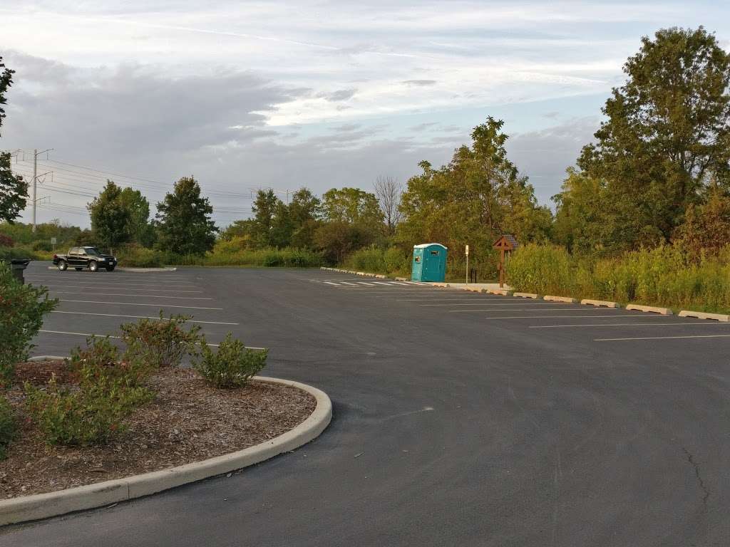 Parking Lot - Green Valley Forest Preserve West | Thunderbird Road, Naperville, IL 60565, USA