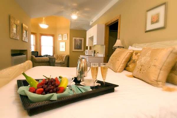 The Majestic Hotel | 19 Main Ave, Ocean Grove, NJ 07756, USA | Phone: (732) 775-6100