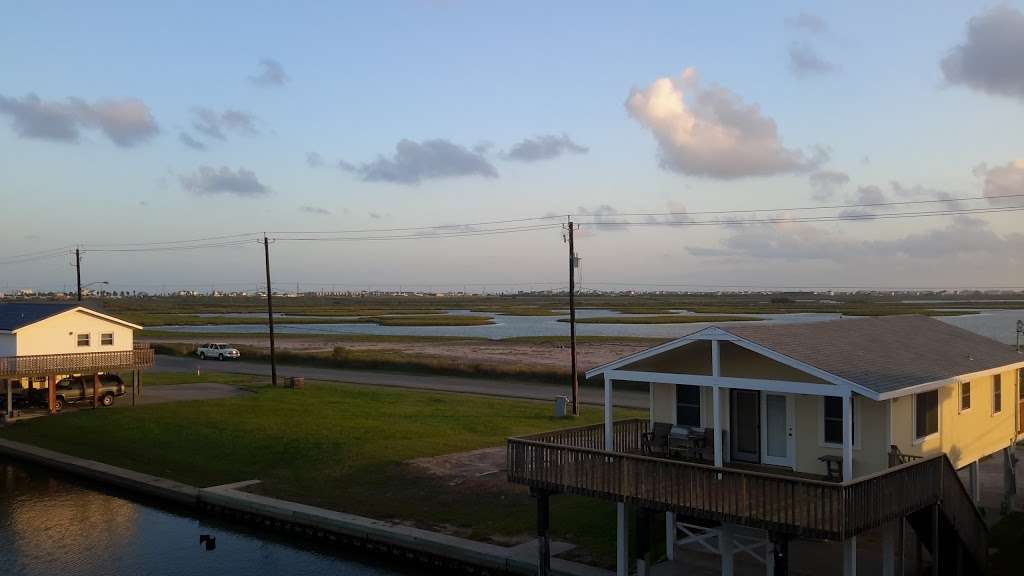 Hideaway Palms | Bob Smith Dr, Galveston, TX 77554, USA | Phone: (832) 683-1515