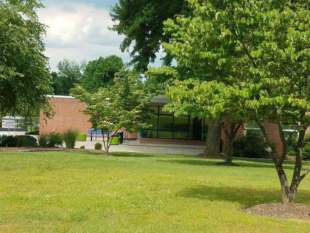 Belle View Elementary School | 6701 Fort Hunt Rd, Alexandria, VA 22307, USA | Phone: (703) 660-8300