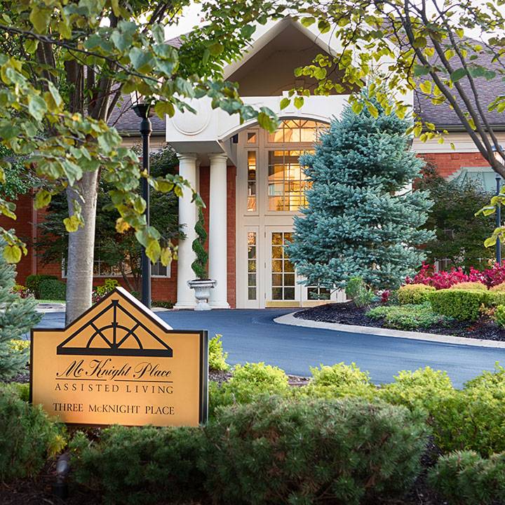 McKnight Place Assisted Living & Memory Care | 3 McKnight Pl, St. Louis, MO 63124, USA | Phone: (314) 993-3333