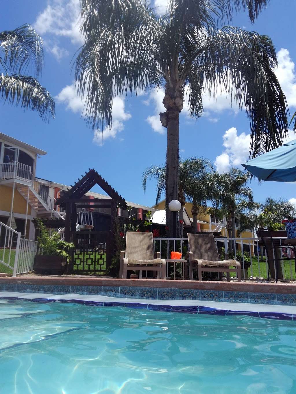 Lake Roy Beach Inn Winter Haven | 1823 Cypress Gardens Blvd, Winter Haven, FL 33884, USA | Phone: (863) 324-6320