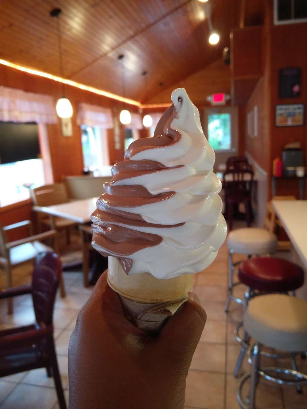 Hermans Drive-In | 50 W Weis St, Topton, PA 19562, USA | Phone: (610) 682-2128