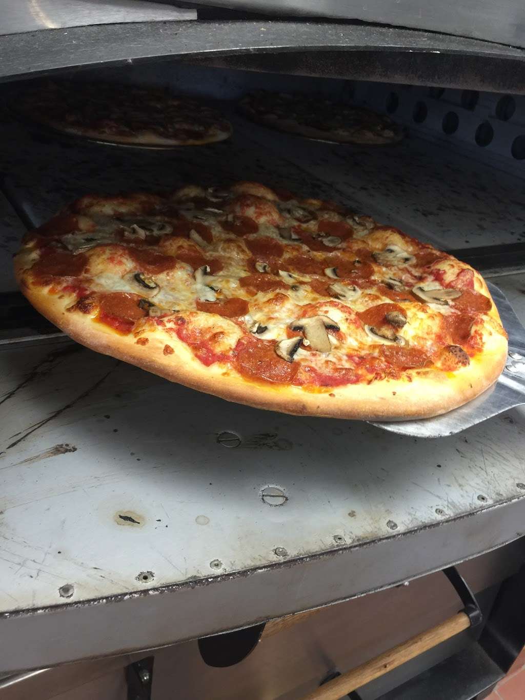 Magic Mikes Pizza | 6152 Garden Grove Blvd, Westminster, CA 92683, USA | Phone: (714) 898-0211