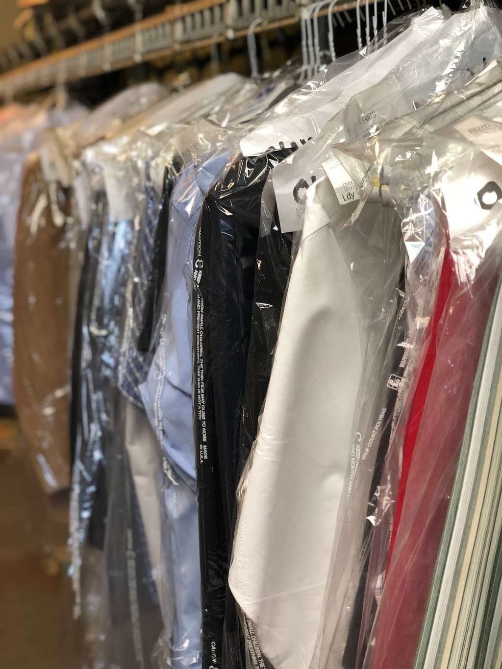 Old Town Dry Cleaners | 3910 S Lynn Ct, Independence, MO 64055 | Phone: (816) 252-1677