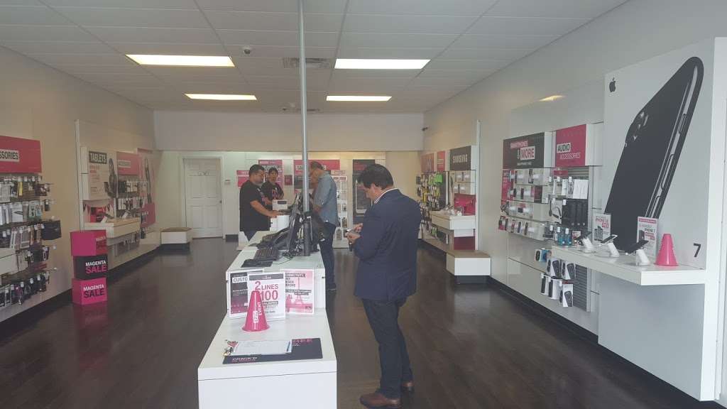 T-Mobile | 10736 NW 74th St, Doral, FL 33178 | Phone: (305) 418-1906