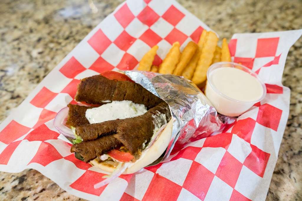 Chic-N-Gyro | 520 West State Road 436 #1112, Altamonte Springs, FL 32714, USA | Phone: (407) 543-8484