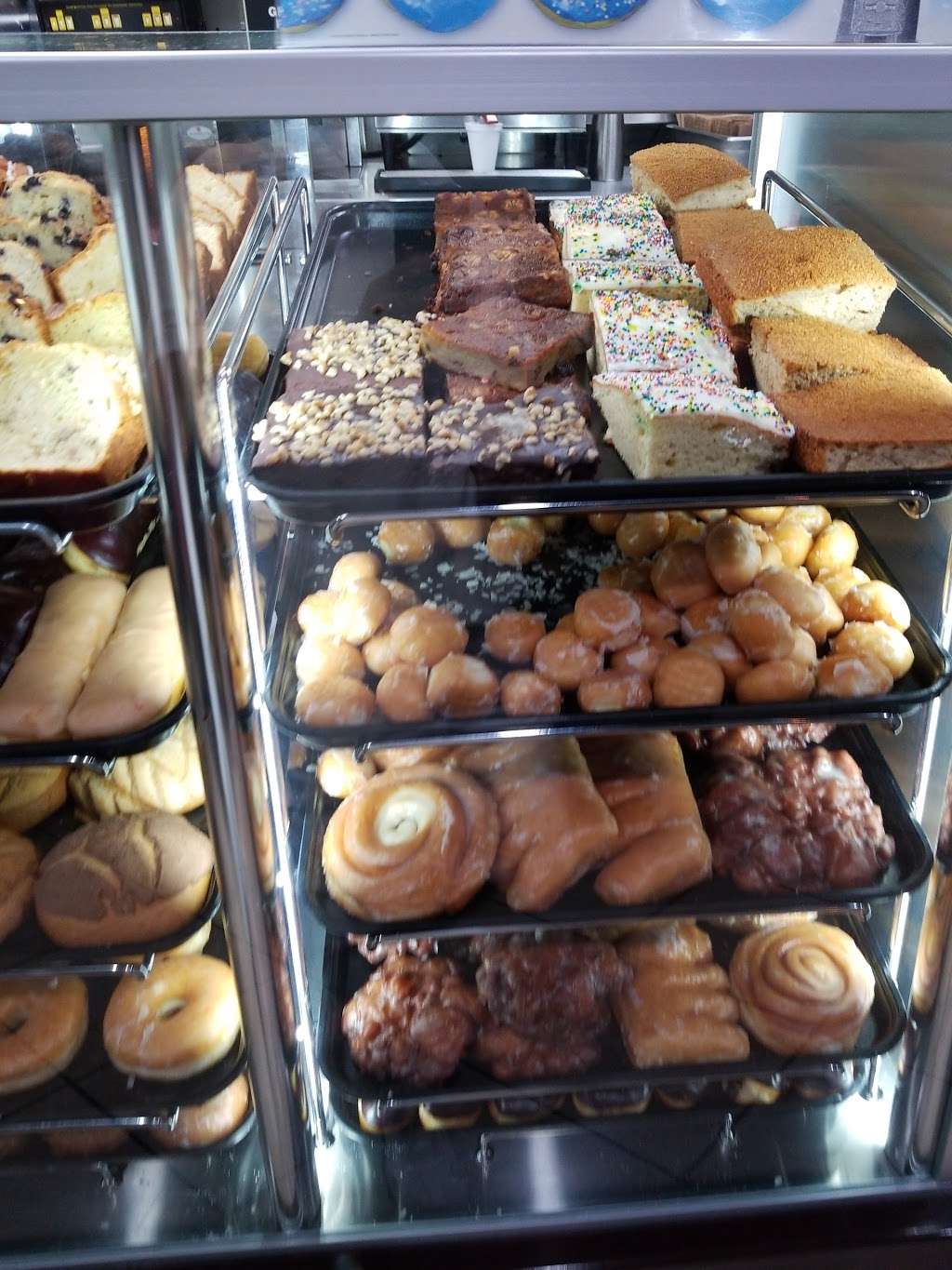 Yum Yum Donuts | 6600 E Olympic Blvd, Los Angeles, CA 90022 | Phone: (323) 721-4122