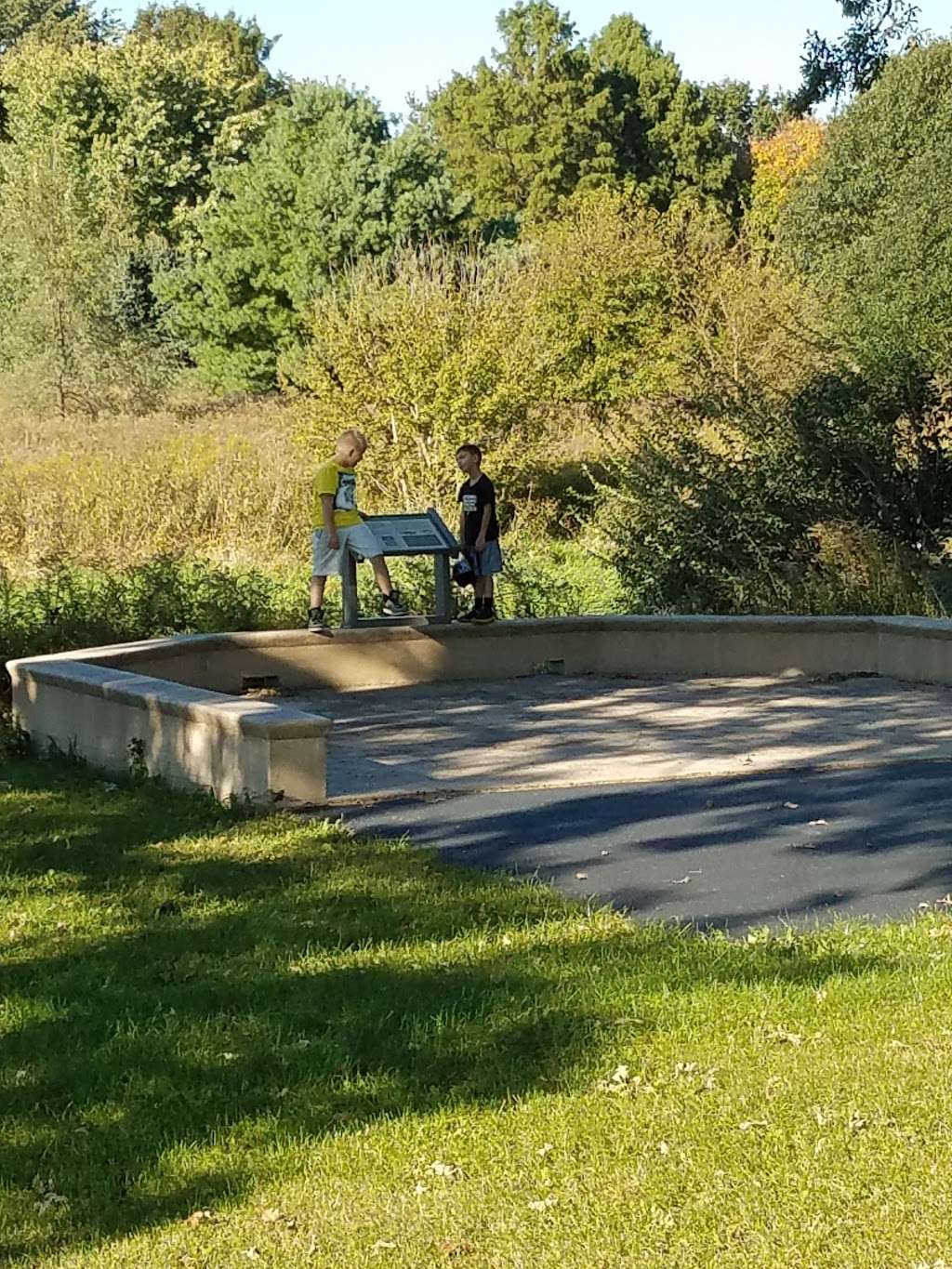 Round Barn Disc Golf Course Park 24001 24199 Manhattan Rd