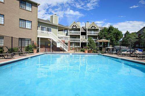 Apres Apartments | 1503 S Galena Way, Denver, CO 80247, USA | Phone: (303) 369-6283