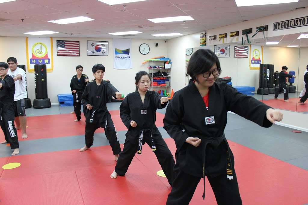 Taekwondo In Action of Centreville | 5712 Pickwick Rd, Centreville, VA 20121, USA | Phone: (703) 266-1222