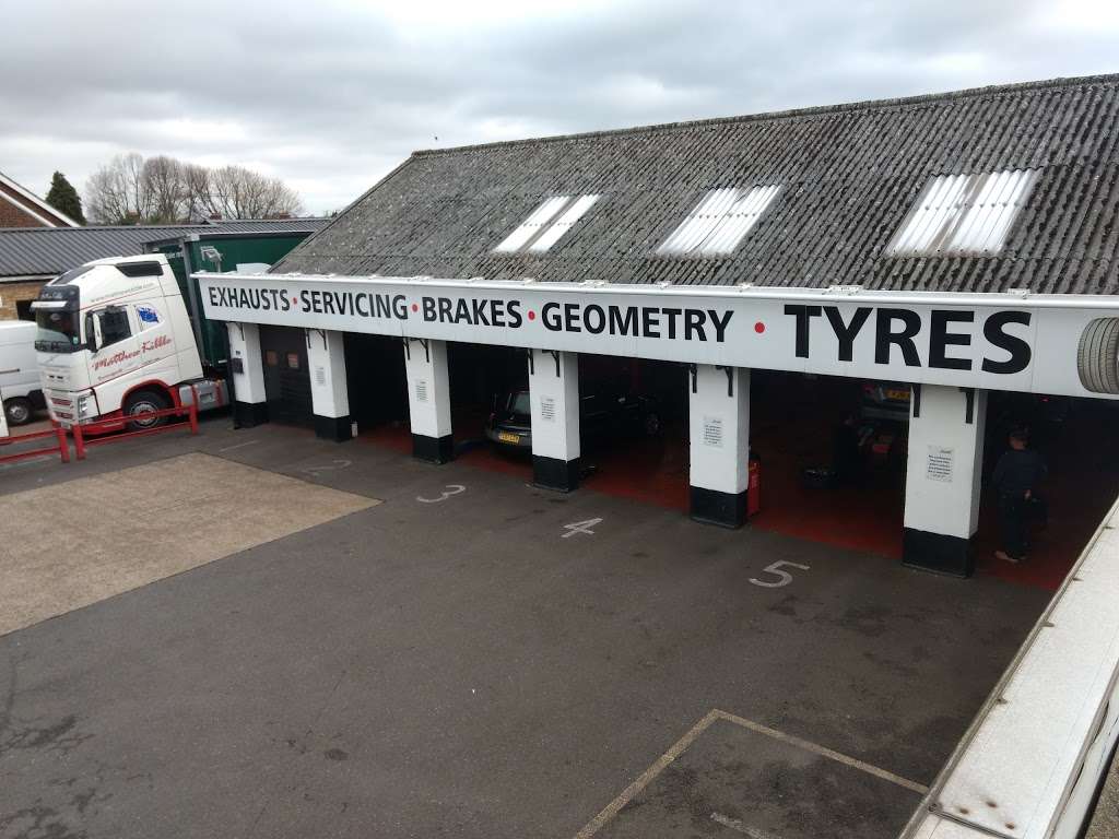 STS Tyre Pros Bromley | 13-25 Hastings Rd, Bromley BR2 8NA, UK | Phone: 020 8462 7747