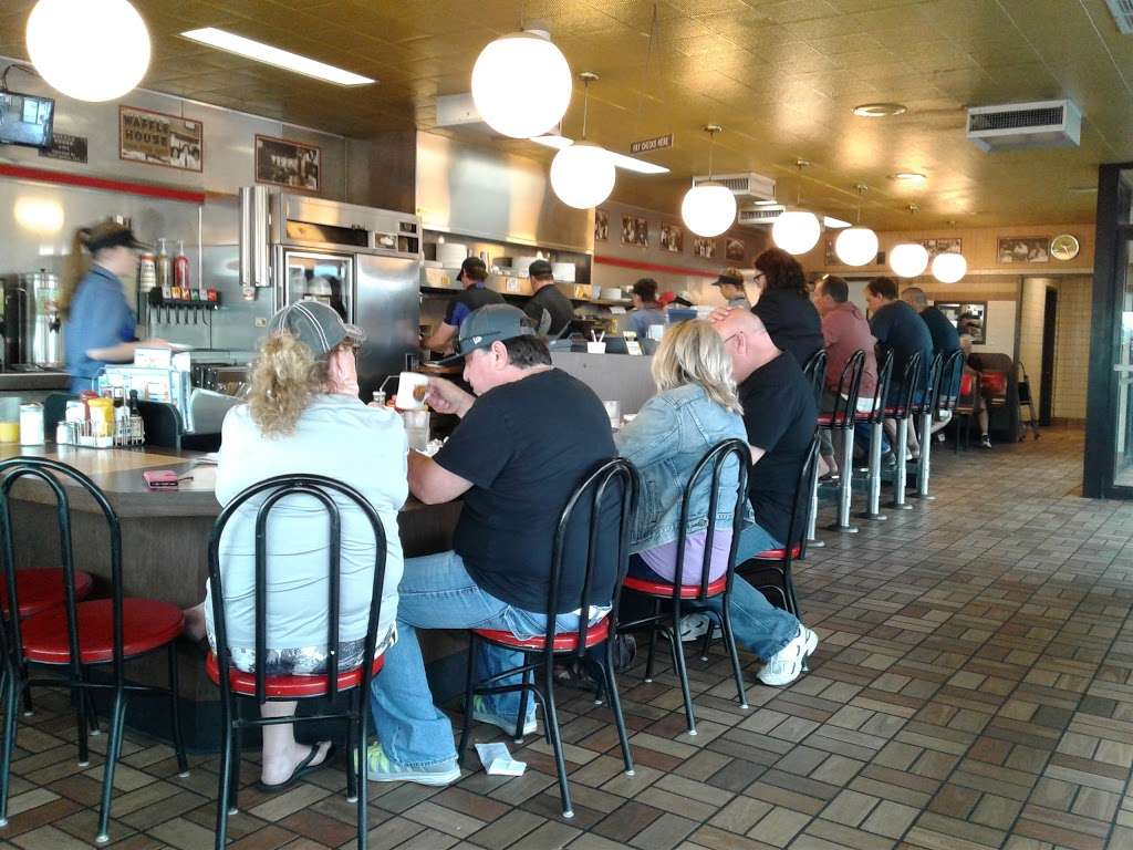 Waffle House | 3811 Hwy 119 At I-25, Longmont, CO 80504, USA | Phone: (303) 772-4776