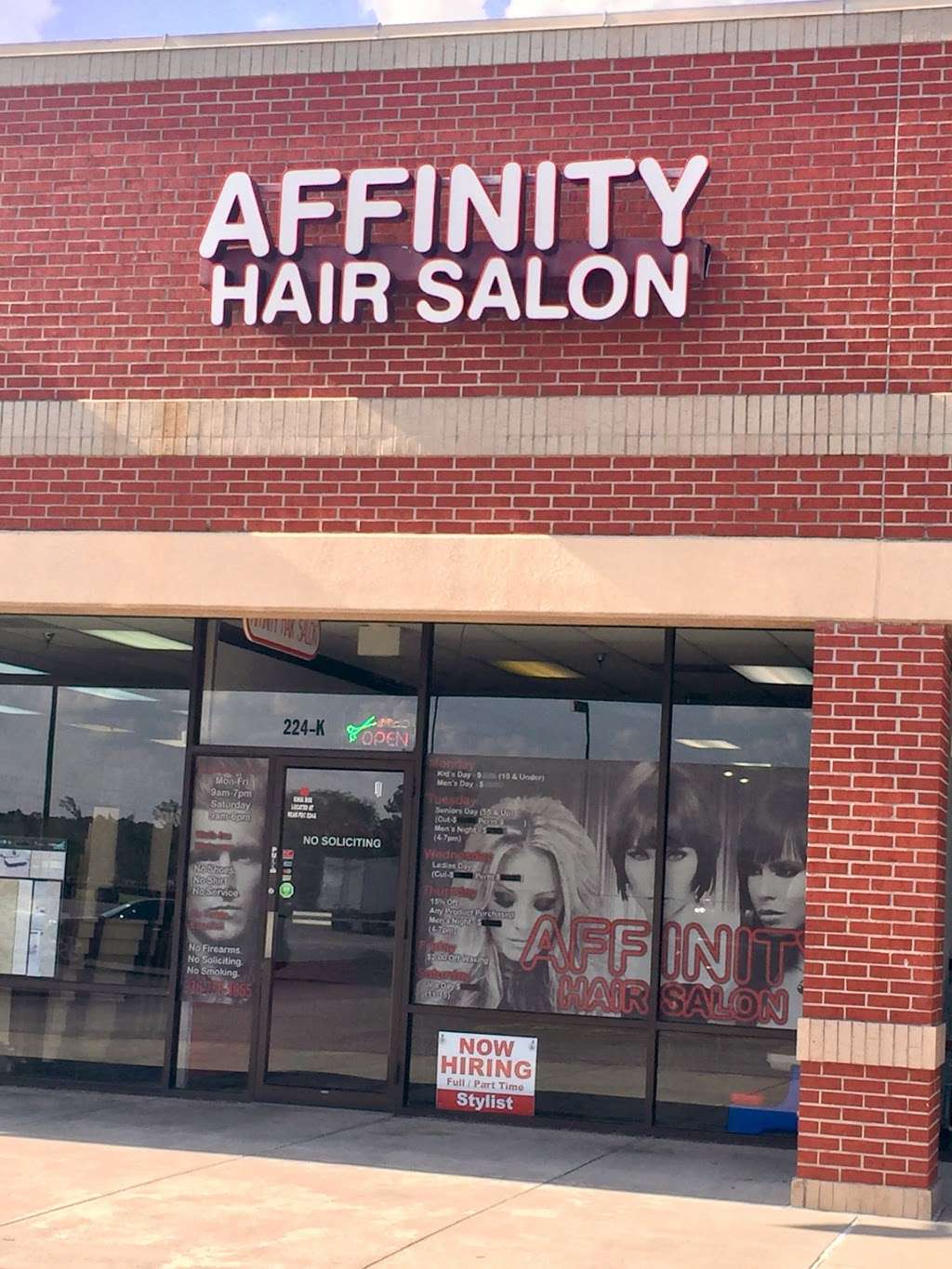 Affinity Hair Salon | 2105 Maurel Dr, Conroe, TX 77304, USA | Phone: (936) 756-1955