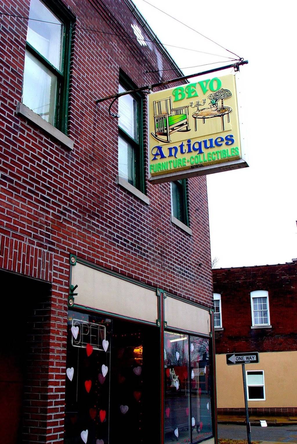 Bevo Antiques & Collectibles | 5236 Gravois Ave, St. Louis, MO 63116, USA | Phone: (314) 353-1243