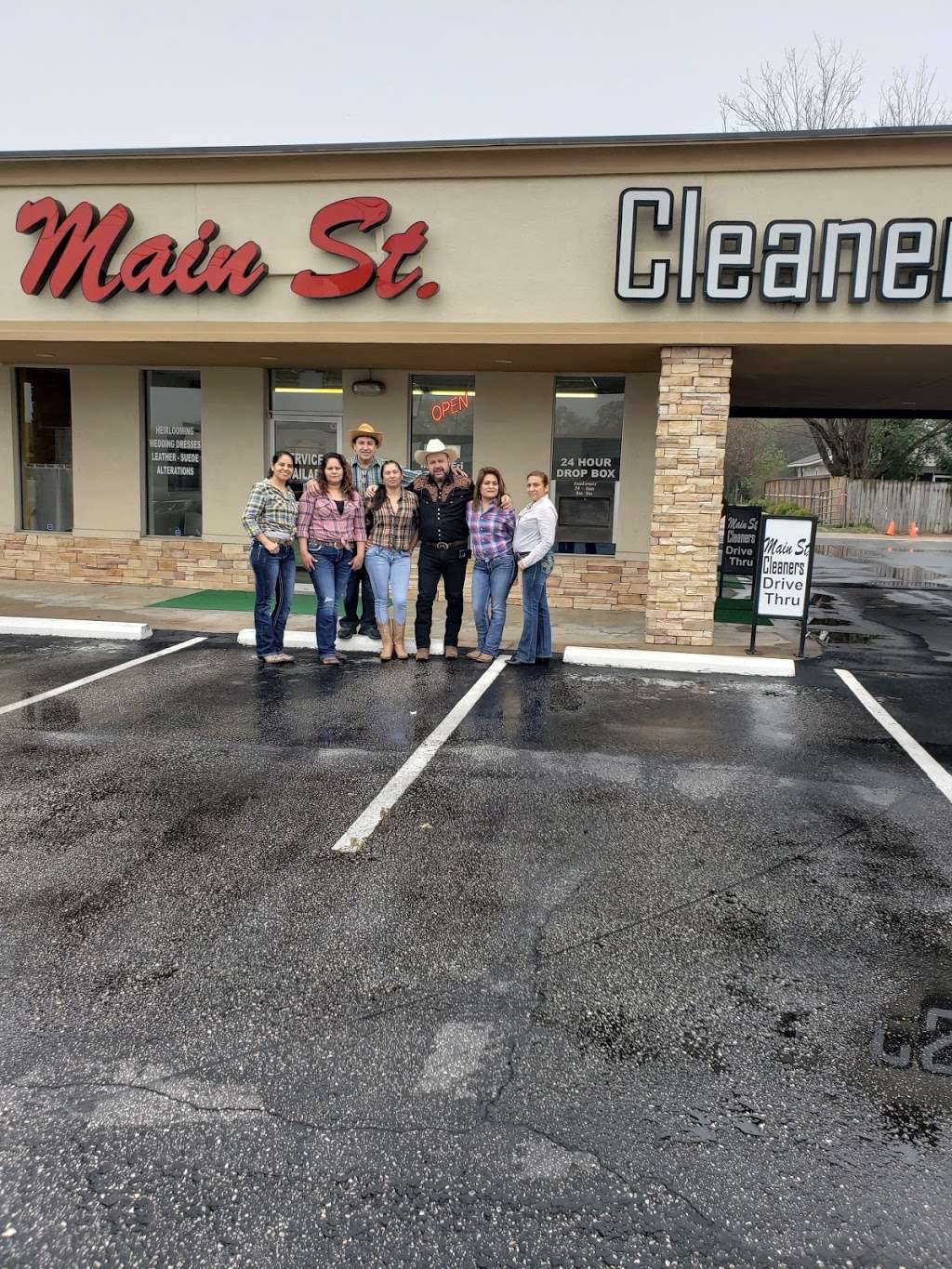 Main Street cleaners | 706 W Main St, Tomball, TX 77375, USA | Phone: (346) 336-6986