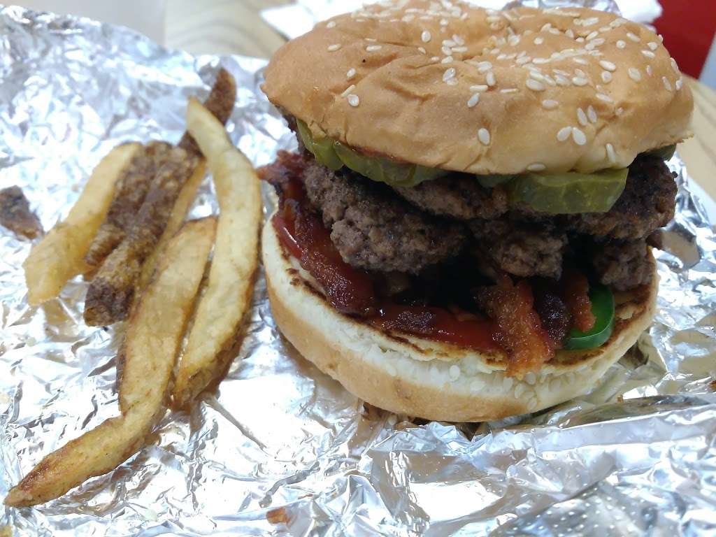 Five Guys | 1384 Winston Plaza, Melrose Park, IL 60160, USA | Phone: (708) 450-4505