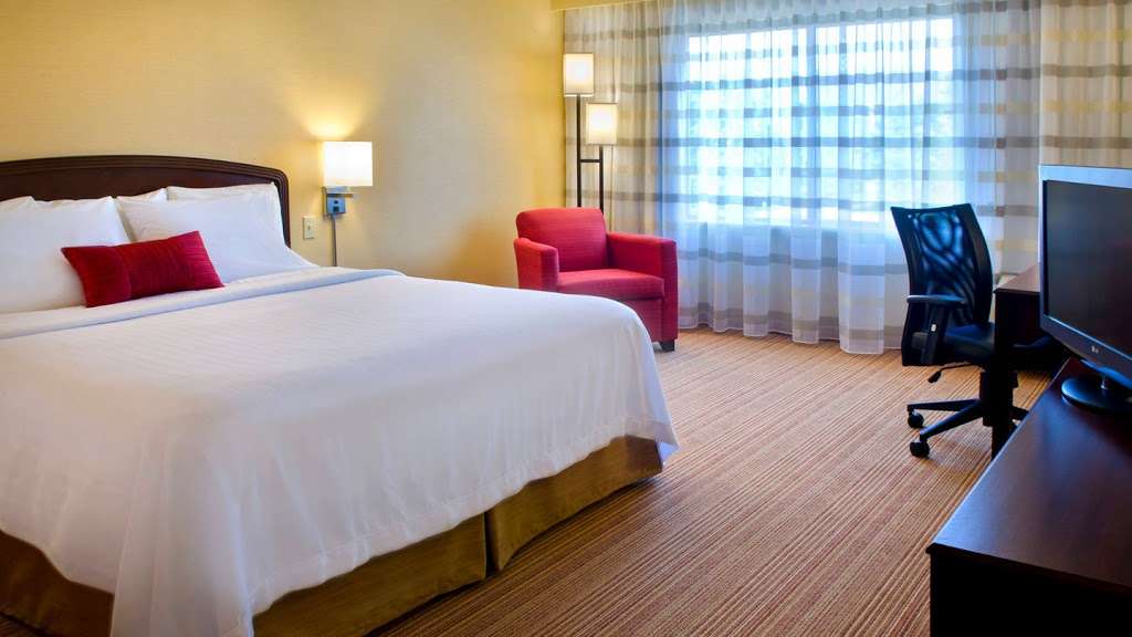 Courtyard by Marriott Allentown Bethlehem/Lehigh Valley Airport | 2160 Motel Dr, Bethlehem, PA 18018 | Phone: (610) 317-6200