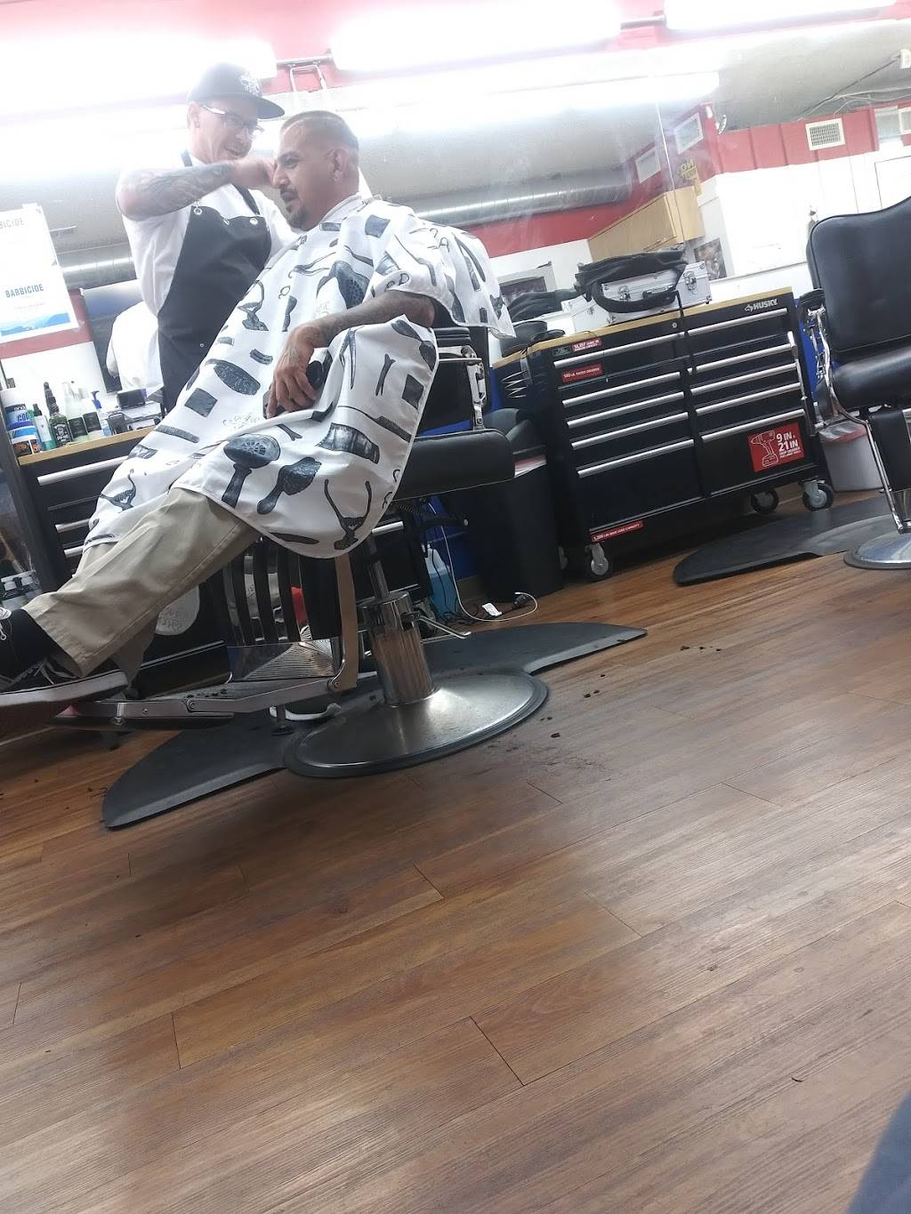 Jesses Barber Shop | 408 N State College Blvd, Anaheim, CA 92806, USA | Phone: (714) 772-5196