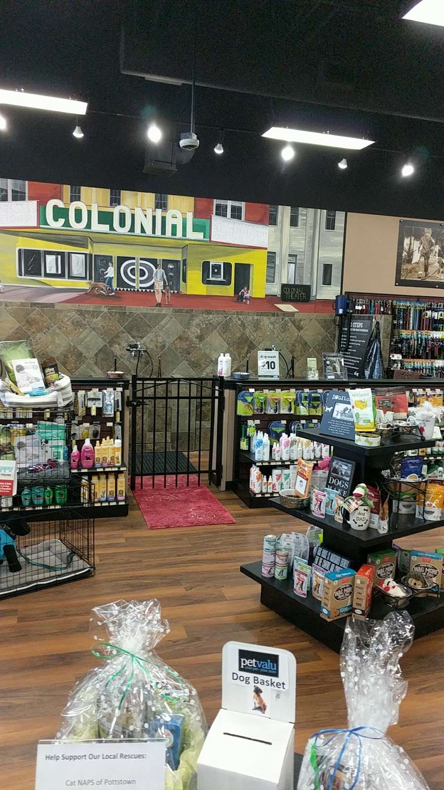 Pet Valu | 420 Schuylkill Rd, Phoenixville, PA 19460, USA | Phone: (610) 933-5746