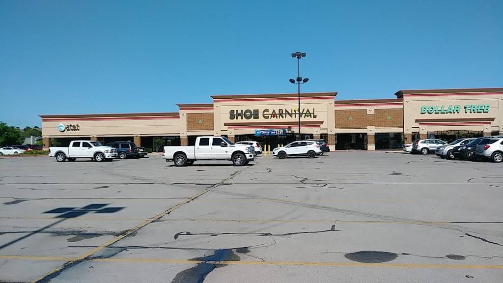 Shoe Carnival | 9591 Riverside Pkwy, Tulsa, OK 74137, USA | Phone: (918) 299-0369