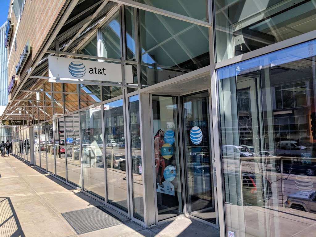 AT&T Store | 1101 S Canal St, Chicago, IL 60607, USA | Phone: (312) 291-0142