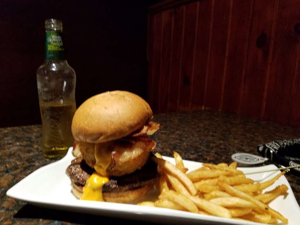 Mulligans Irish Pub & Grill | 8933 S 27th St, Franklin, WI 53132, USA | Phone: (414) 304-0300